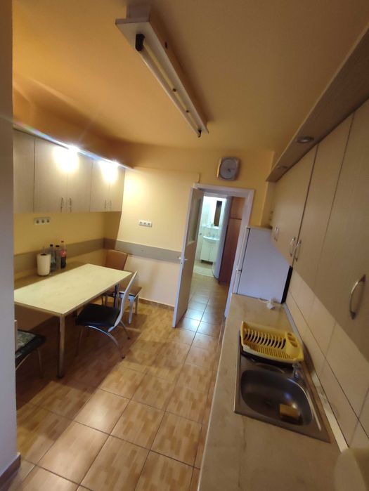 Dau in chirie apartament 4 camere ultracentral