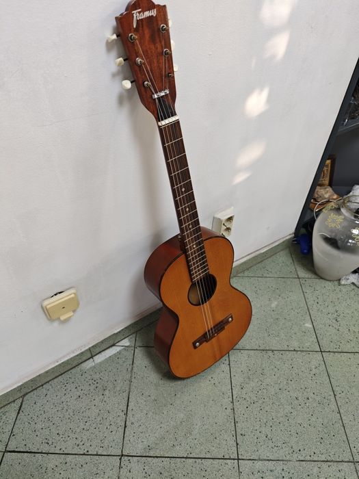 Акустична китара Framus/Германия/