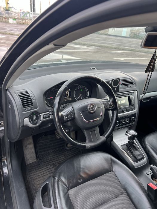 Skoda Octavia 2 Facelift 2011 • 2.0 TDI • 140 CP • DSG Automat • Full întreținută