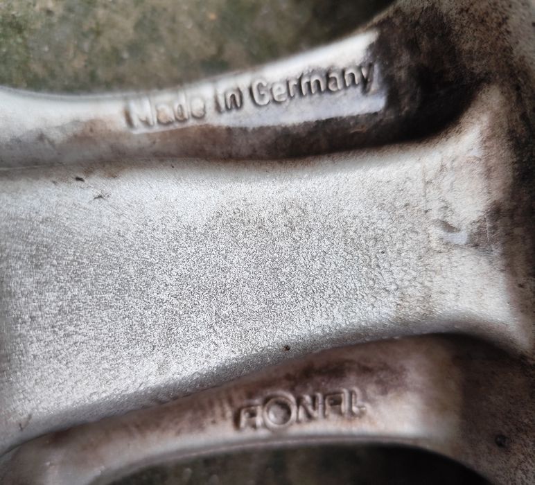 Set Jante aliaj 4x100 R15 cu anvelope de iarnă 185/65/15