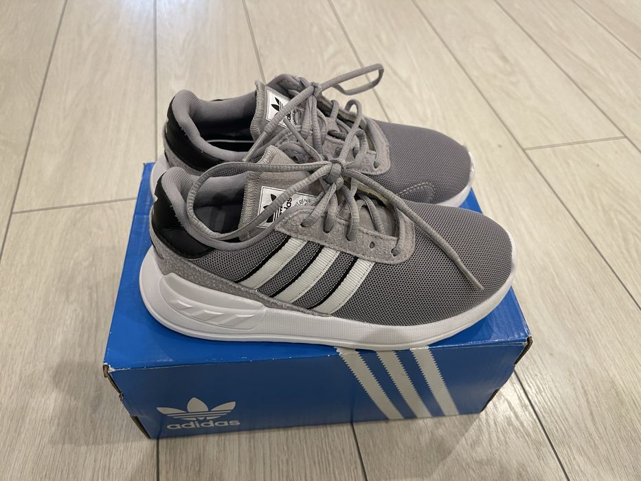 Adidasi adidas originali