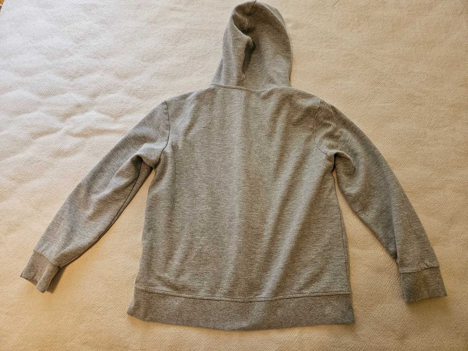 Продава се мъжки суичърт "JACK&JONES" в отлично състояние