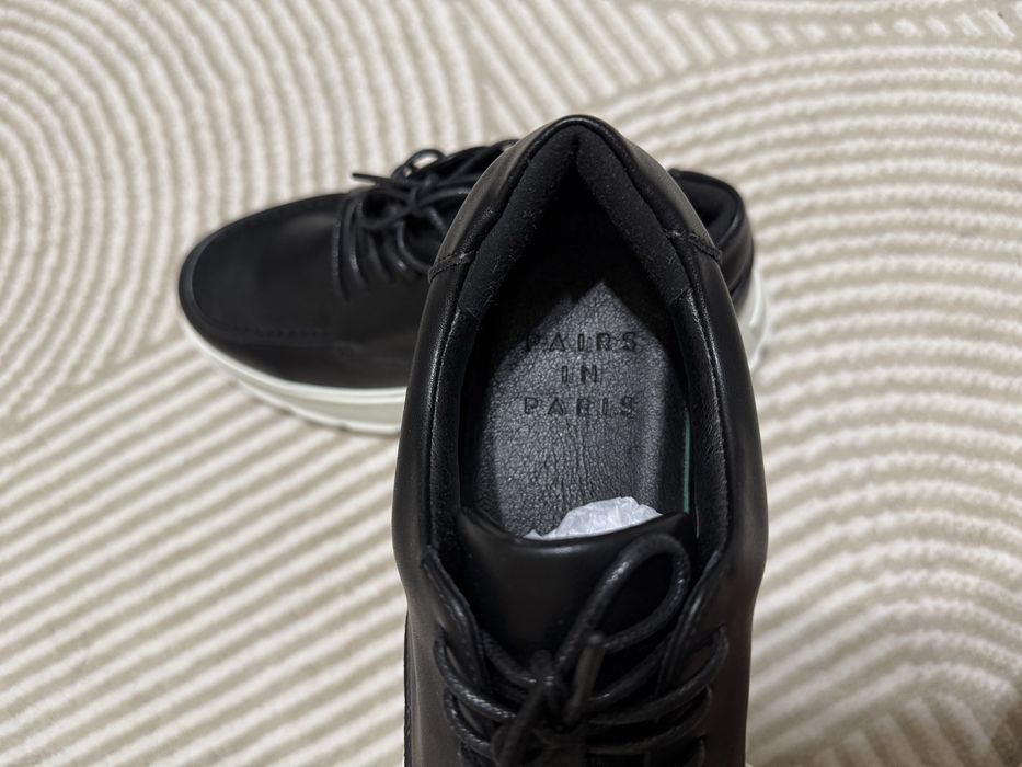 Кроссовки кожанные