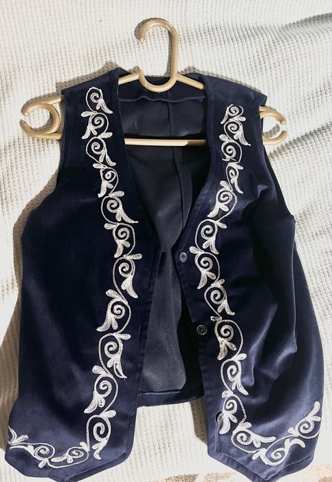 Национальные жилетки школьные