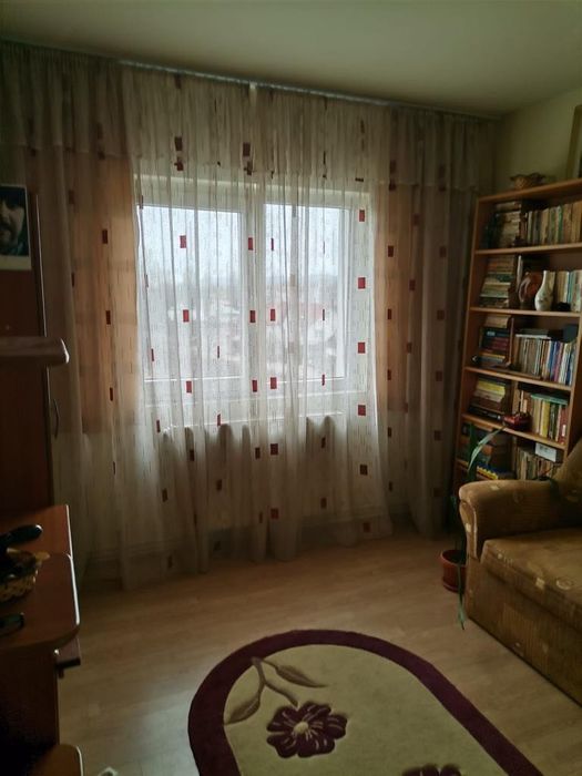 Apartament 3 camere de vânzare – Câmpina | Mobilat | Etaj 3/4 |