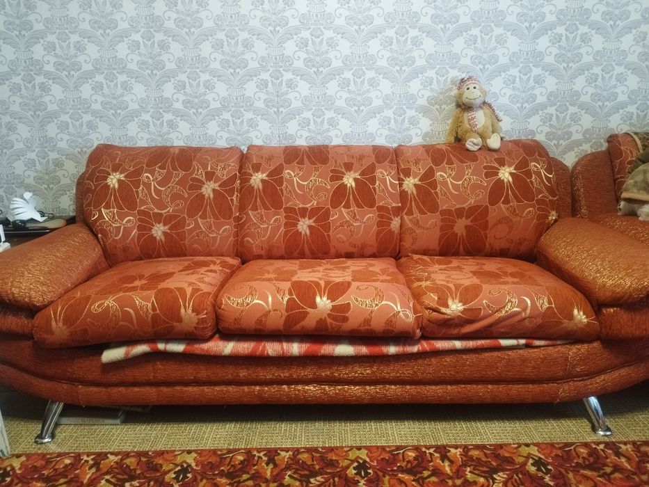 Диван  б/у продам