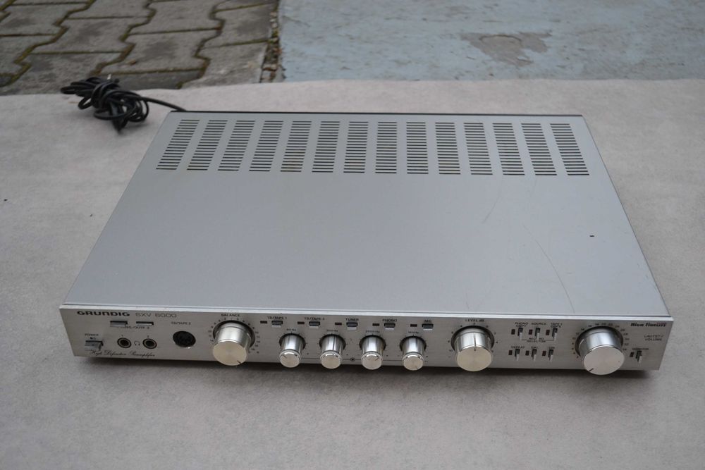 Preamplificator Grundig SXV 6000