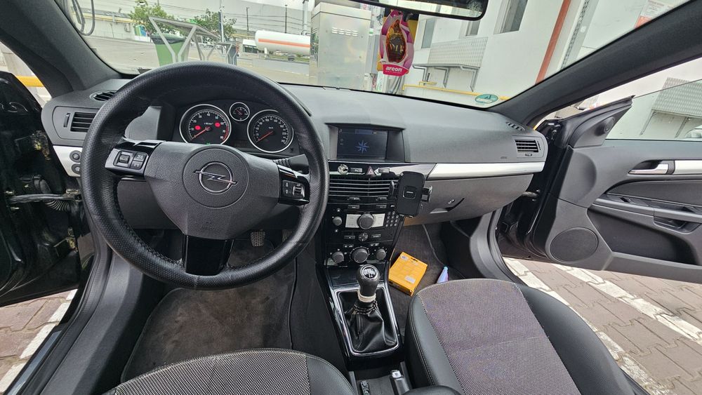 Opel astra h twintop