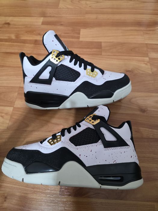 Adidasi  jordan patru