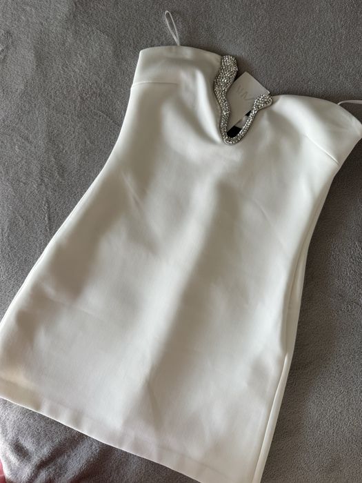 Нова бяла рокля Зара