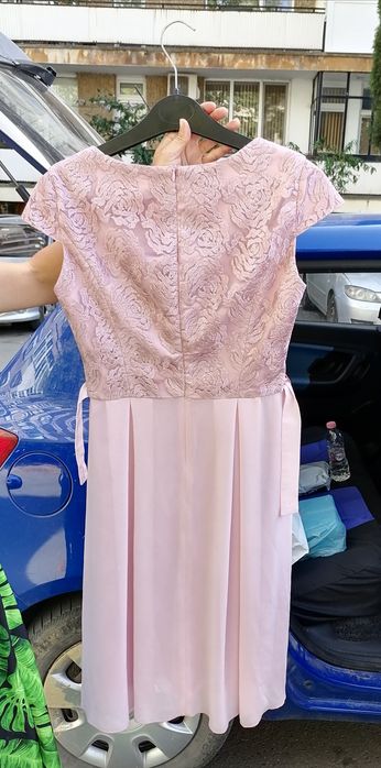 Елегантна дамска рокля