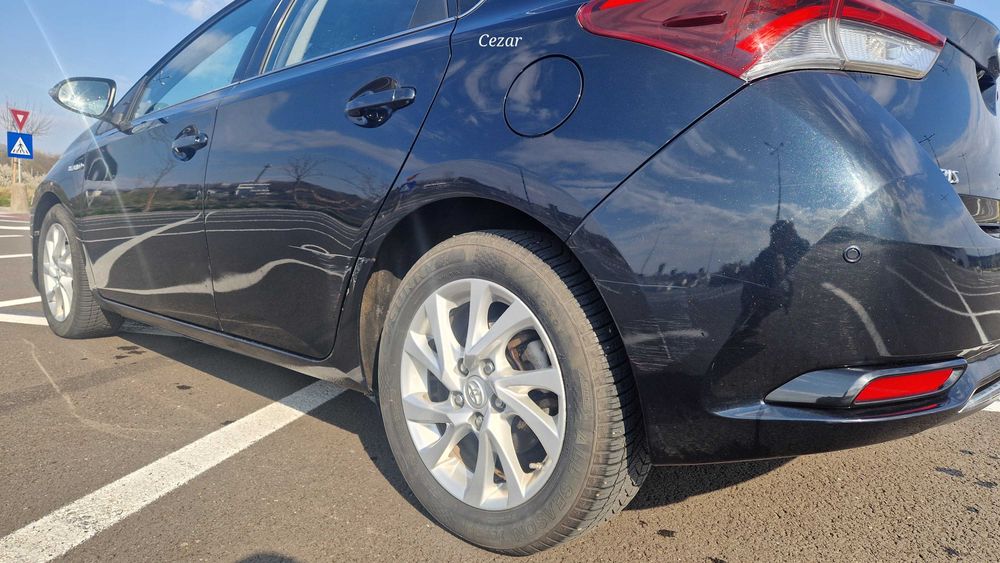 Toyota Auris Hybrid , 2017 , 230.000Km