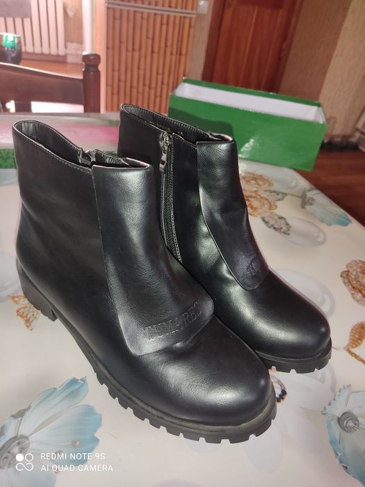 Продам обувь 40 размер