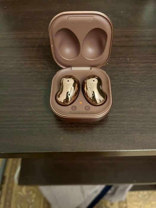 Samsung galaxy Buds live бронзовый