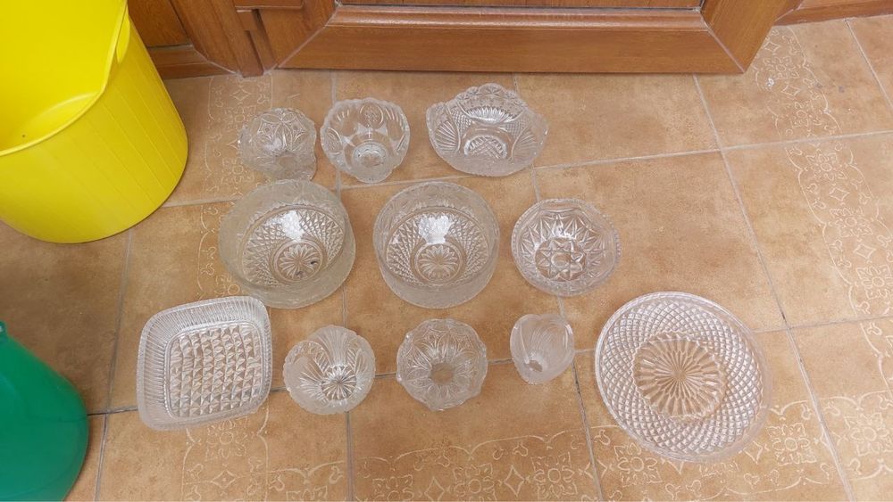 Продается сервиз и хрусталь