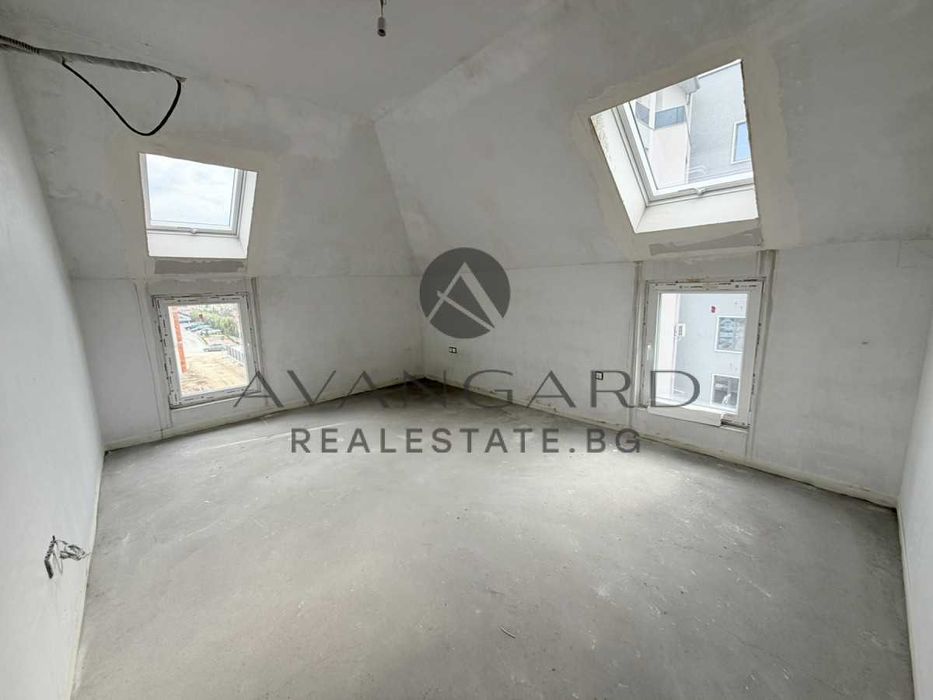 оф.23449 Тристаен с акт 14 в малка сграда/ Остромила