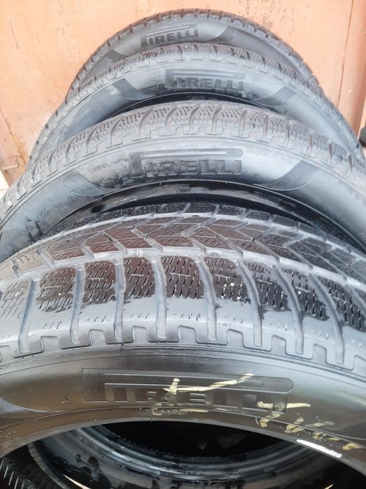 Продам шины 255/50/20 пирелли