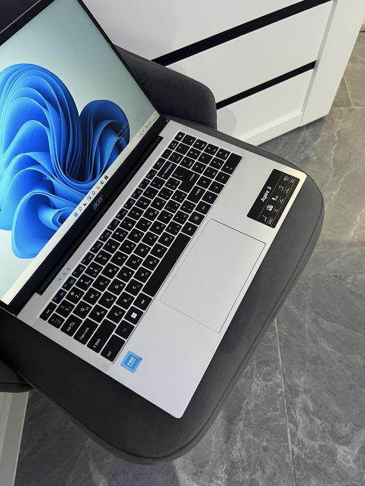 Быстрый Ноутбук Acer 8/256 SSD