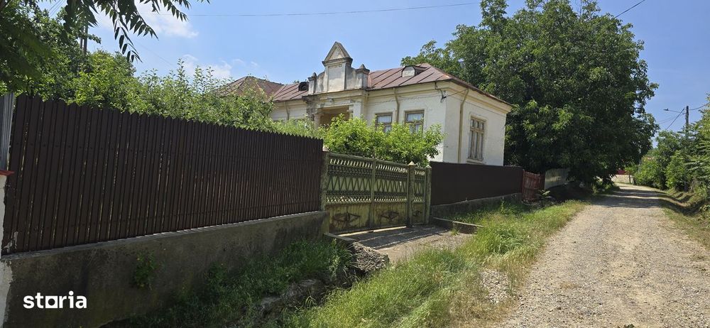 Casa cu 5 camere, curte și pivniță, 43000 EUR