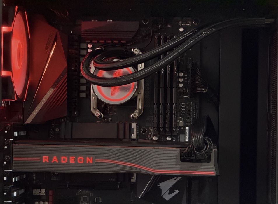 Геймьрски компютьр Ryzen 5 5600х, RX5700XT, 32GB, водно охлаждане