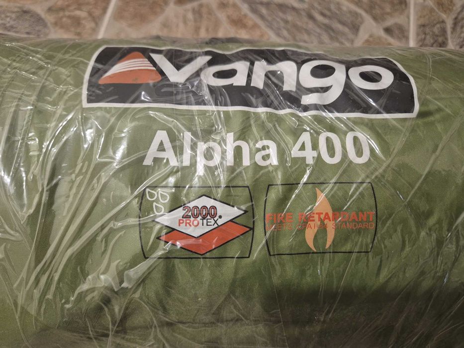 Палатка Vango, спални чували, помпа, дюшеци