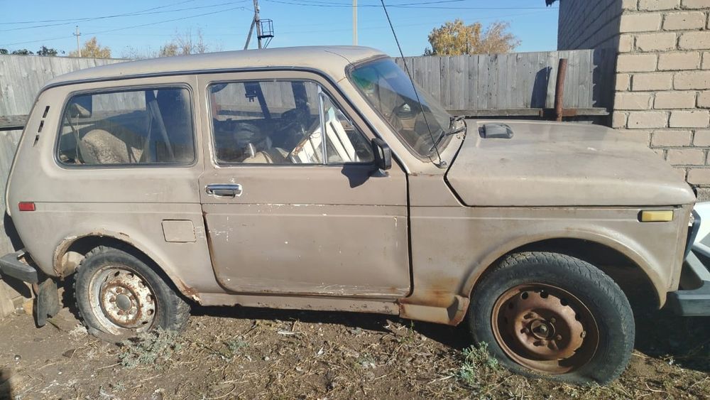 Продам наву трёх дверку