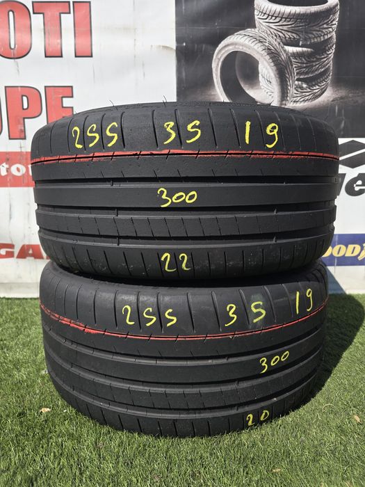 255 35 19 michelin