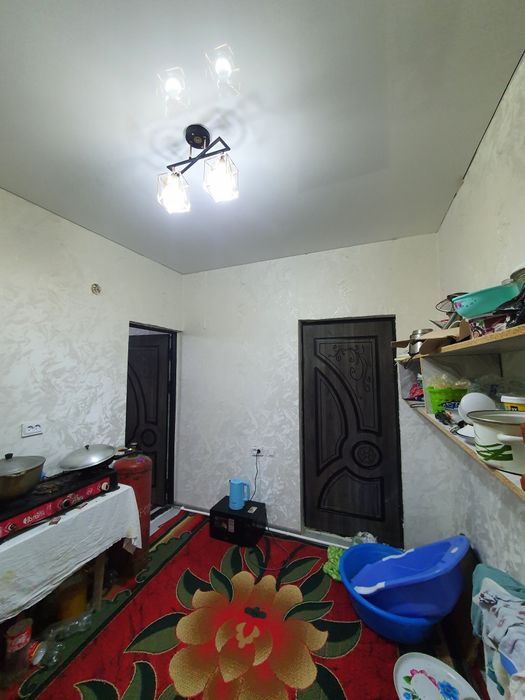 Hovli sotiladi 4 sutq