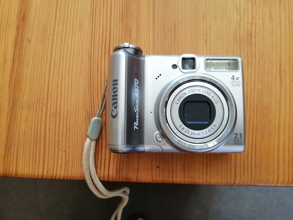 Фотоапарат Canon PowerShot A570IS. Цена - 30 евро