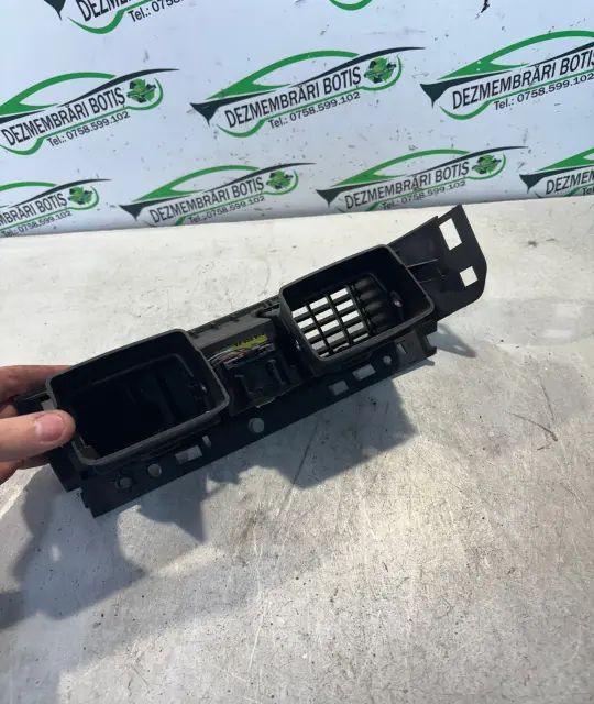 Grila ventilatie bord centru Opel Meriva 2004 1.7 CDTI MT (75 hp)