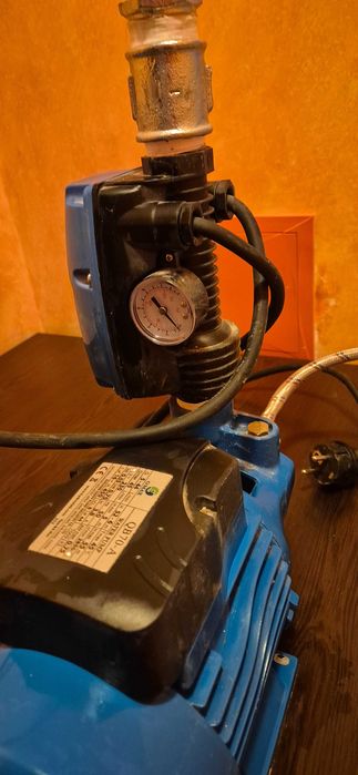 Хидрофорна помпа с пресконтролер