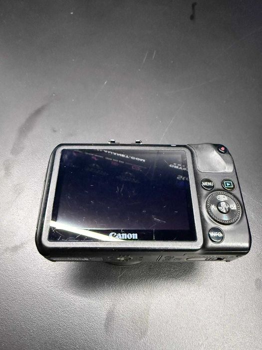 Canon EOS M + Obiectiv Canon 40mm