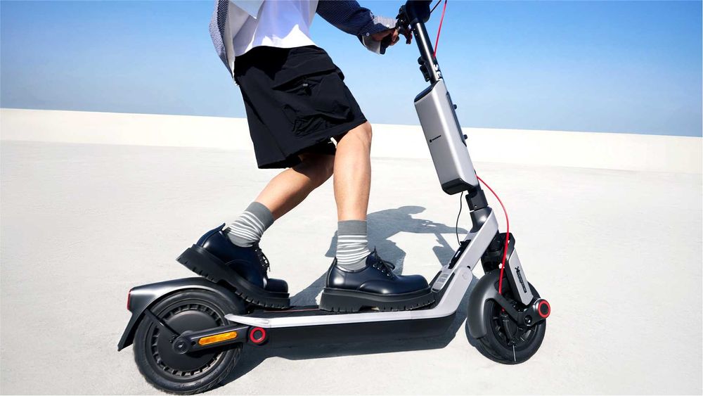 Trotinetă electrică Segway Ninebot E3 E – Nouă, Sigilată în cutie!