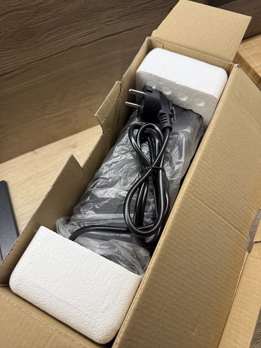 Vând unitate UPS UT 650 CyberPower