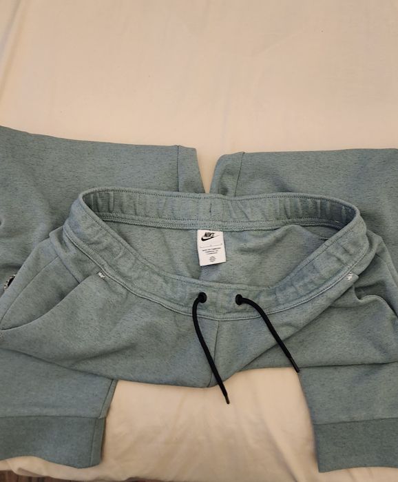 Pantaloni Nike tech marime L