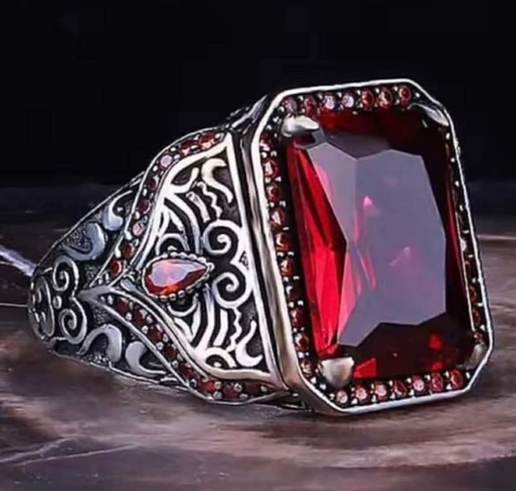 Луксозни мъжки пръстени