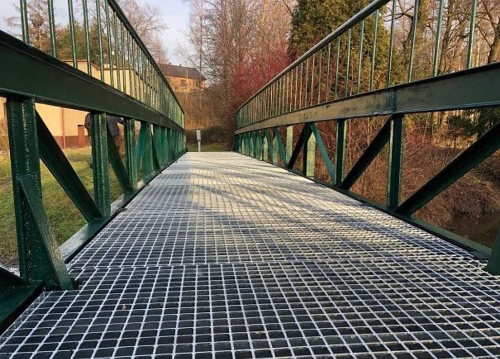 Изработка на метални конструкции, метални рампи и пасарелки