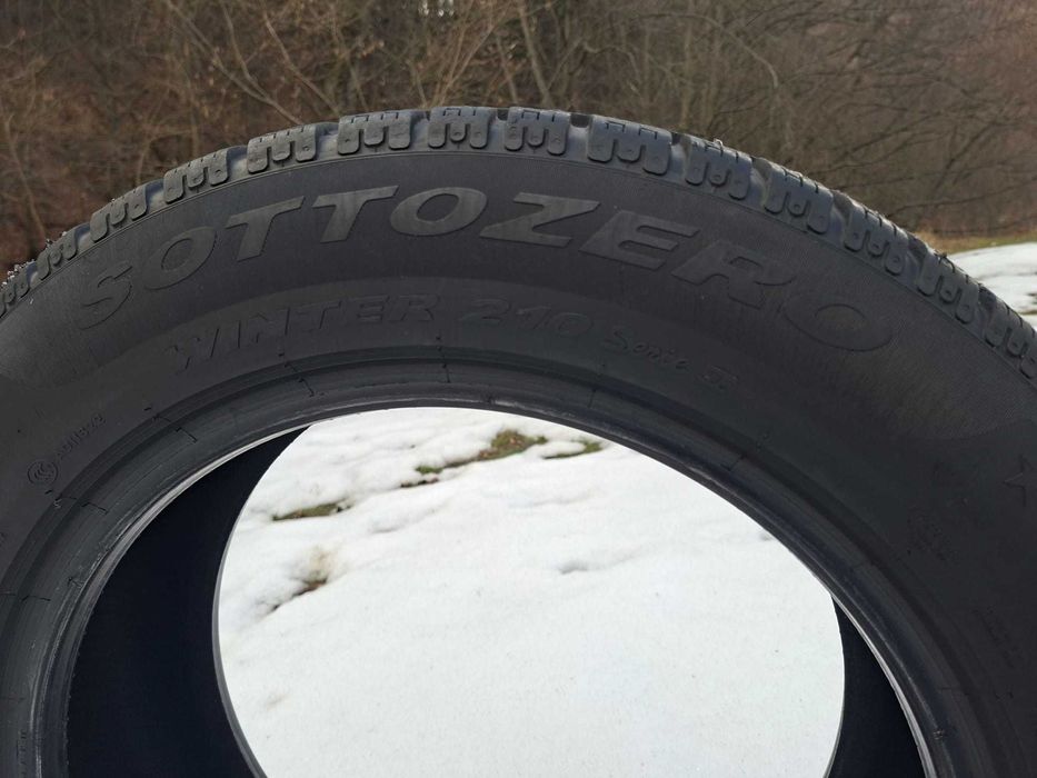 Anvelope de iarna 205/65 R17 96H Pirelli Sottozero Winter (2buc.)