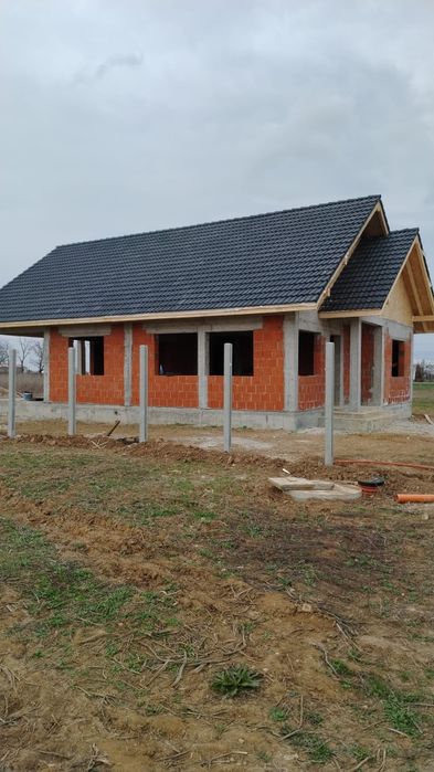 Executăm case familiale