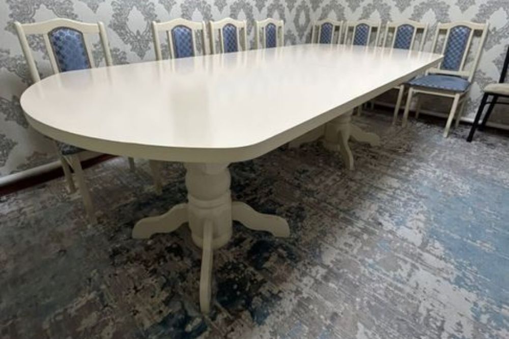 Стол гостевой молочный