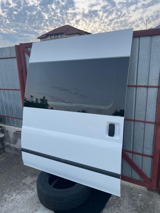 Usa Culisanta Ford Transit 2011 / Haion Portbagaj Opel Vivaro 2019