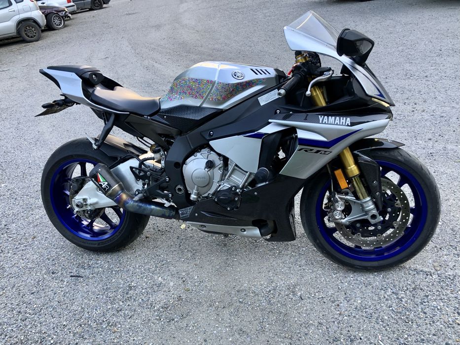 Yamaha R1 (R1-M)