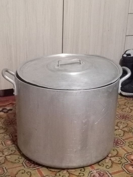 Продам кастрюлю срочно