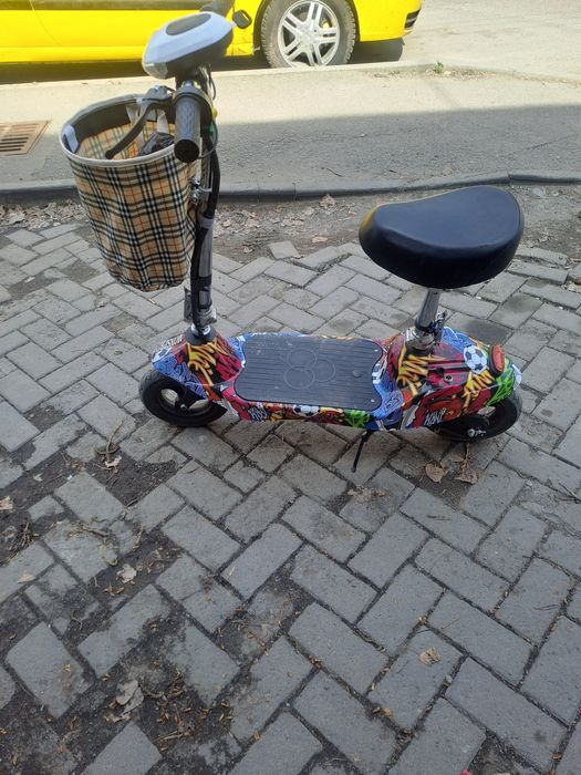 Электросамокат  почти новый