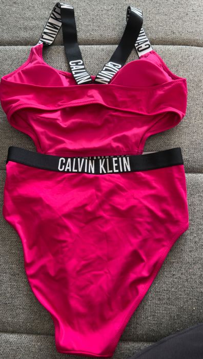 Нов бански Calvin Klein