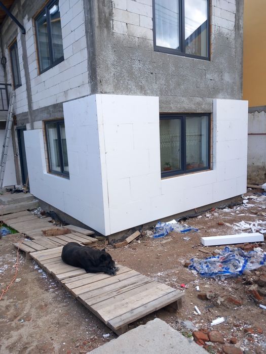 Amenajari interioare și exterioare