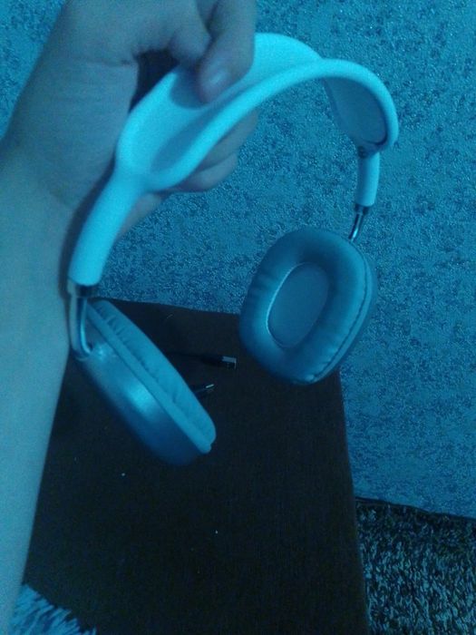 Продам новые наушники