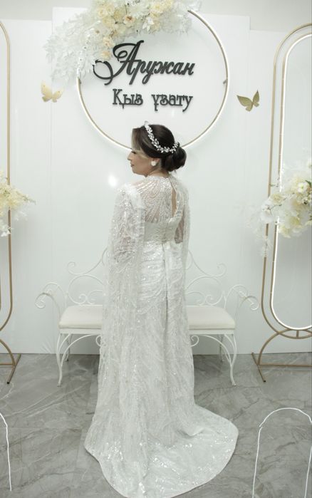 Продается платье, подойдет на свадьбу или узату