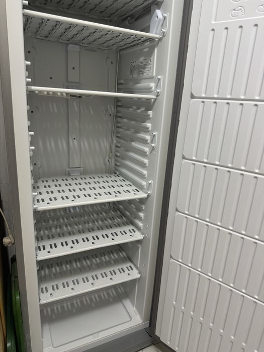 Морозильник Indesit б/у, в хорошем состоянии