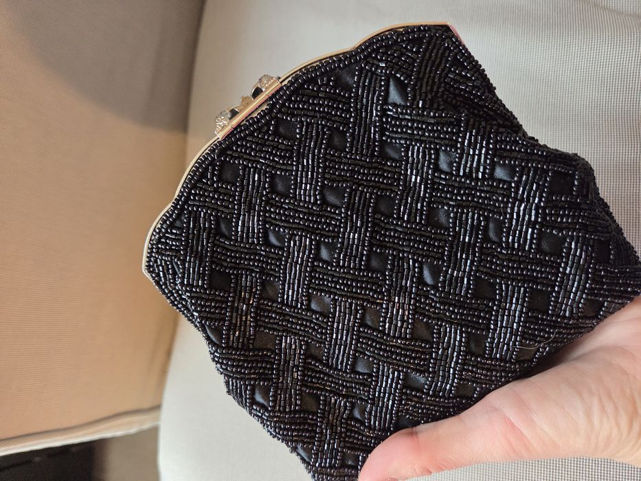 Дизайнерска вечерна чантичка с мъниста